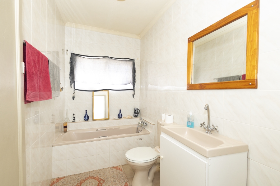 3 Bedroom Property for Sale in Avondale Western Cape